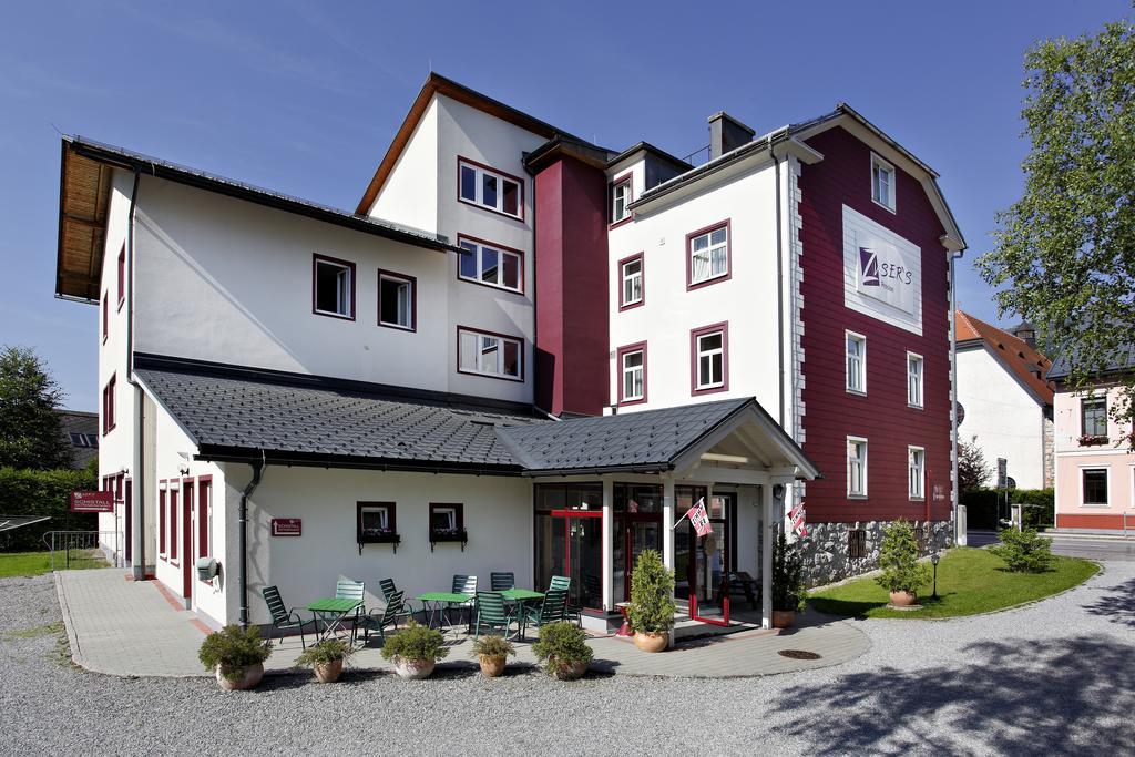 Familie Zuser Hotel Garni 米特尔巴赫 外观 照片