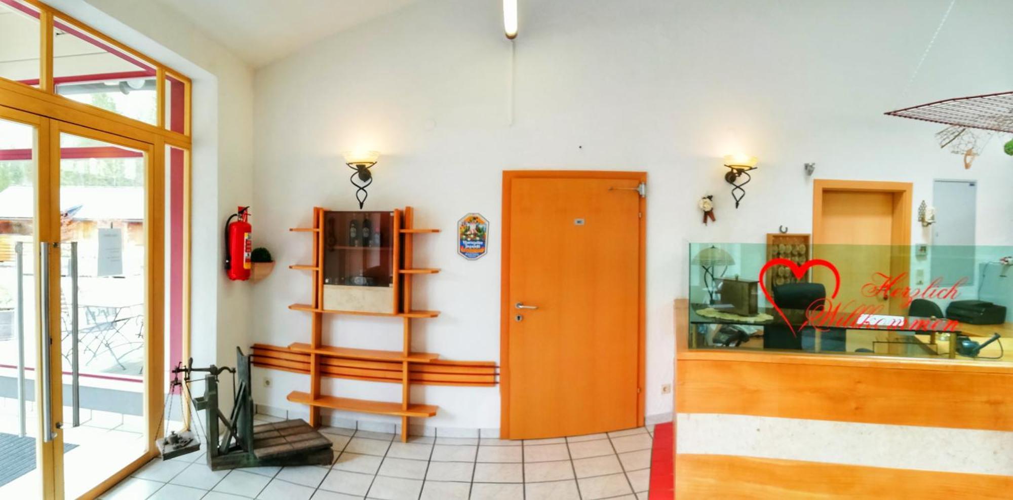 Familie Zuser Hotel Garni 米特尔巴赫 外观 照片