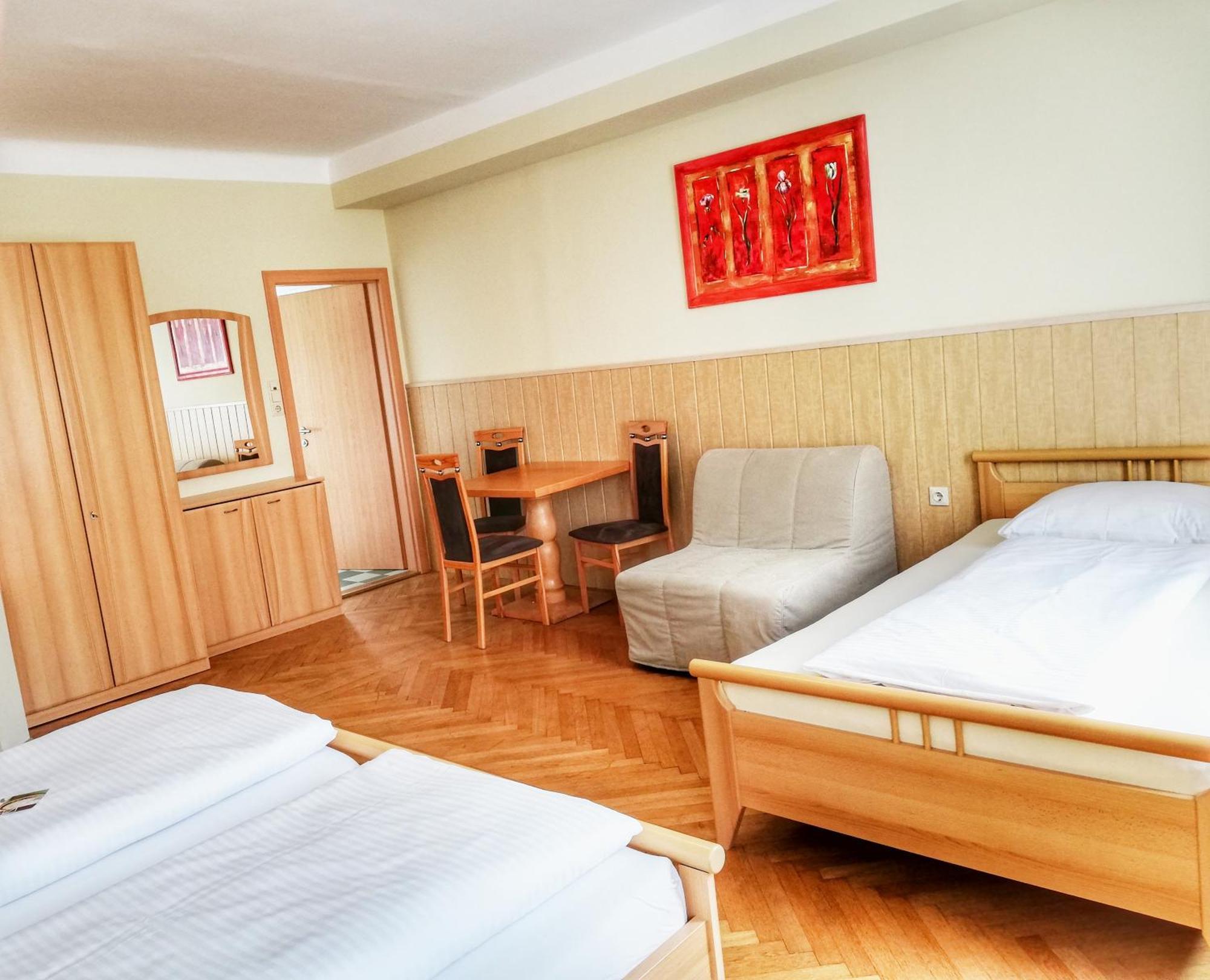Familie Zuser Hotel Garni 米特尔巴赫 外观 照片