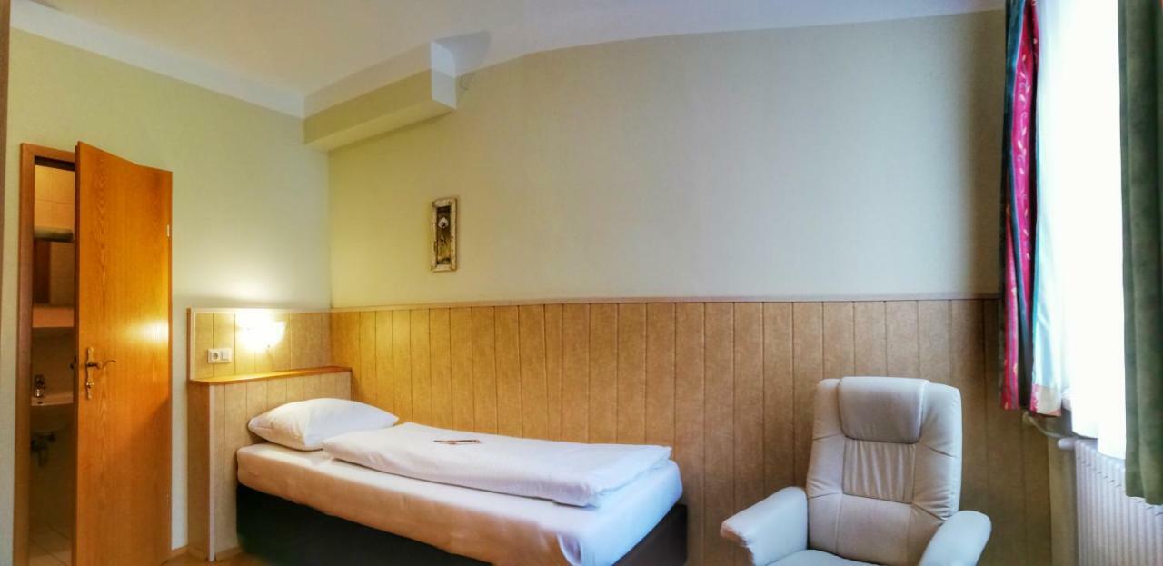 Familie Zuser Hotel Garni 米特尔巴赫 外观 照片