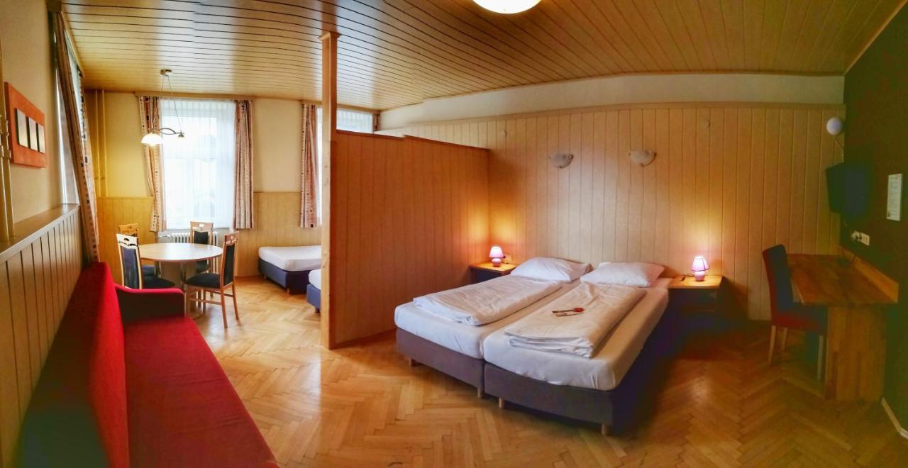 Familie Zuser Hotel Garni 米特尔巴赫 外观 照片