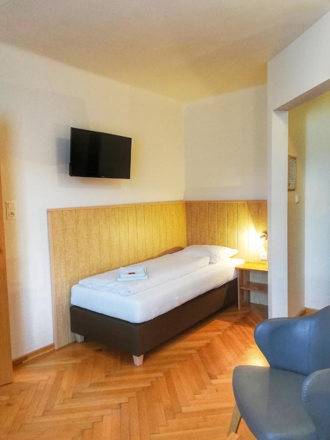 Familie Zuser Hotel Garni 米特尔巴赫 外观 照片