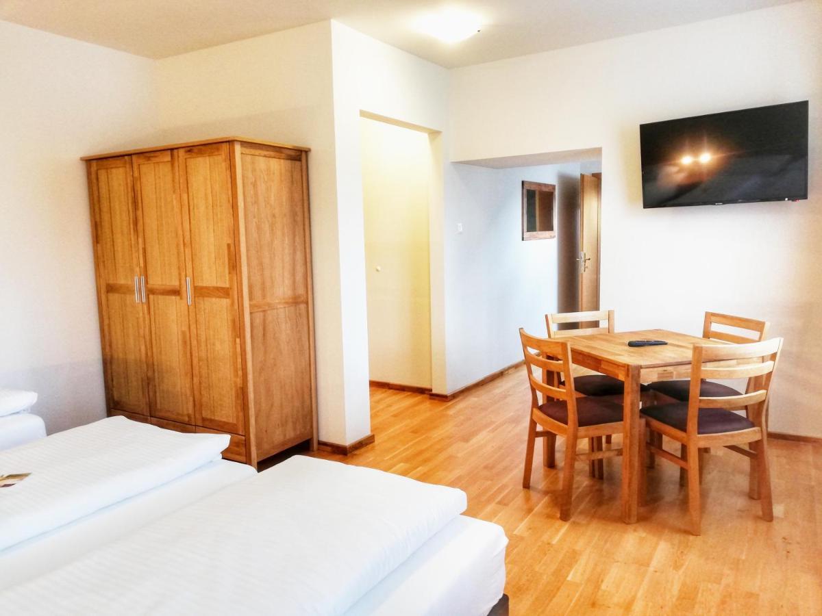 Familie Zuser Hotel Garni 米特尔巴赫 外观 照片
